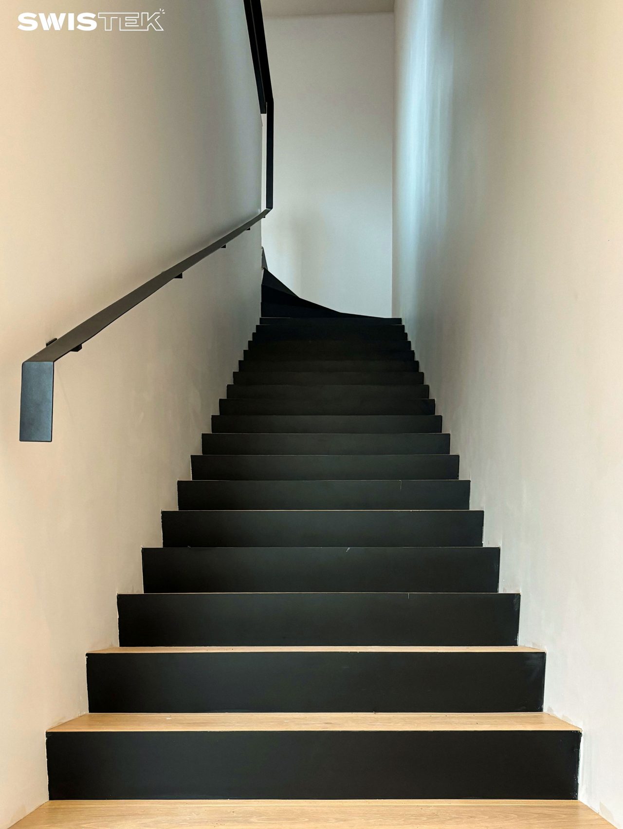 escalier-rampe-metal-swistek-1-site-1280x1702.jpg