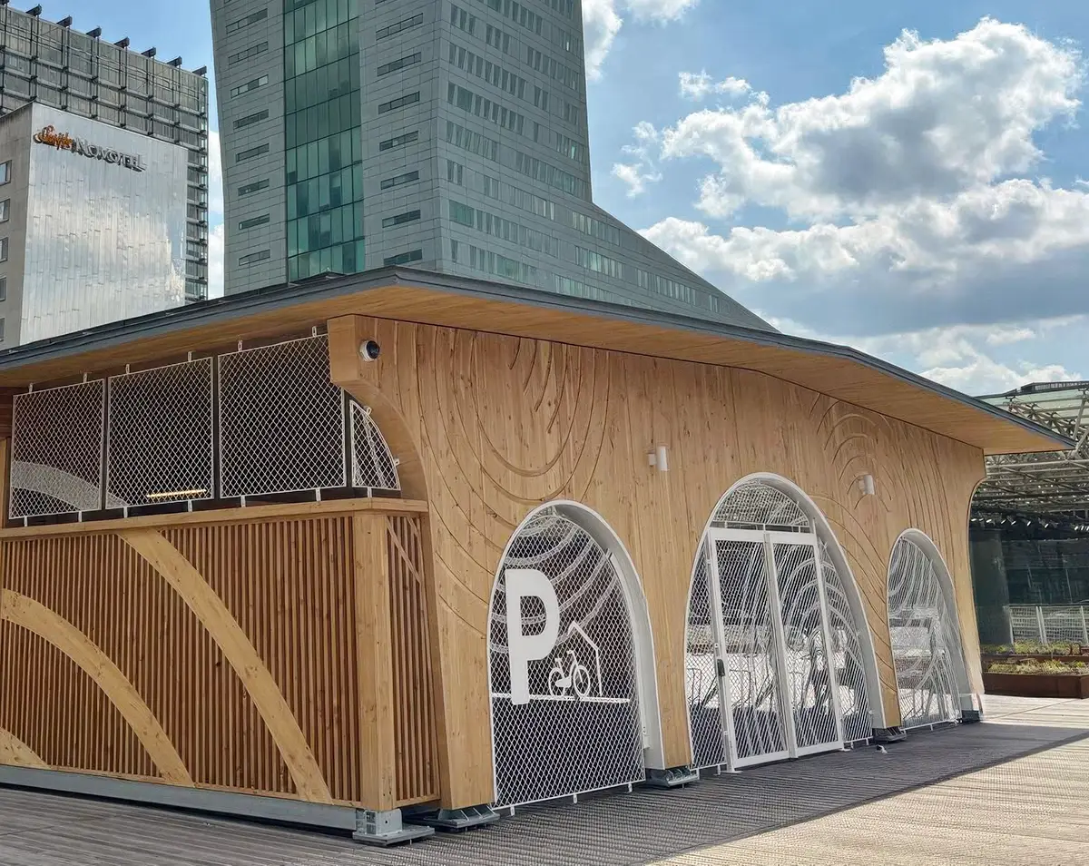 Façade métallique garare à vélos